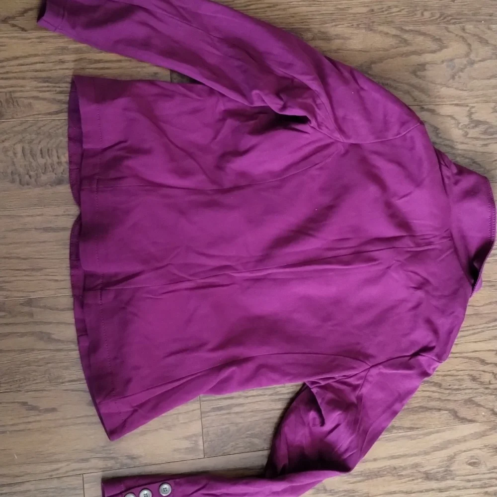 Nice jacket - Picture 2 of 3